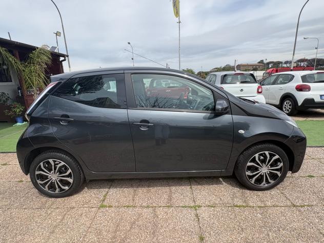 Toyota Aygo 1.0 VVT-i 69 CV 5 porte x-business - Foto 8