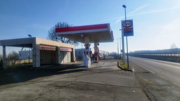 Gestore stazione carburanti e autolavaggio+ tagliandi