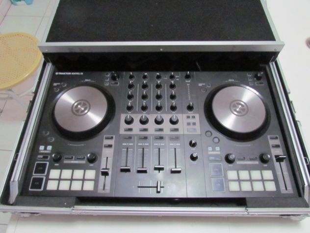 Consolle DJ Traktor Kontrol S3 + Flight Case Flyht Pro: Setup Pro Invincibile!