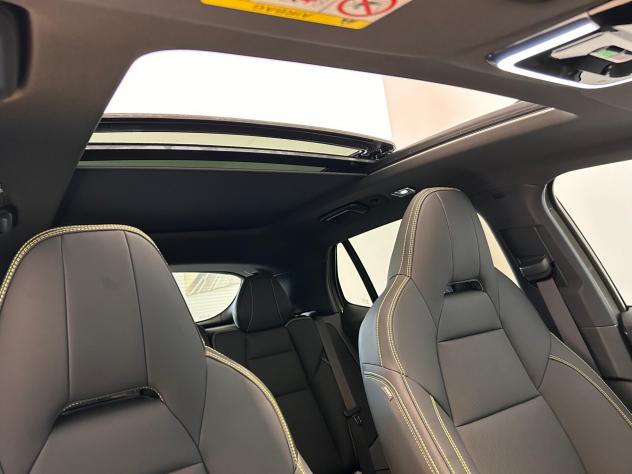 Lynk&co 01 PHEV More - Foto 6