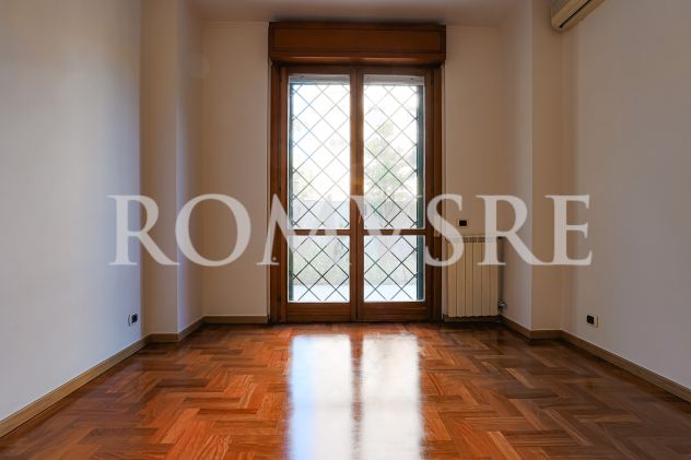 TORRINO NORD TRILOCALE 78 MQ CON GIARDINO OTTIME CONDIZIONI - Foto 3