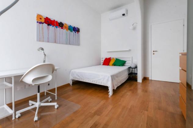 Appartamento di 16 m² con più di 5 locali in affitto a Milano - Foto 4