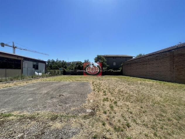FORLI' ( zona stazione ): su LOTTO di 1.415 mq. CASA SINGOLA con LABORATORIO e TERRENO EDIFICABILE - Foto 2