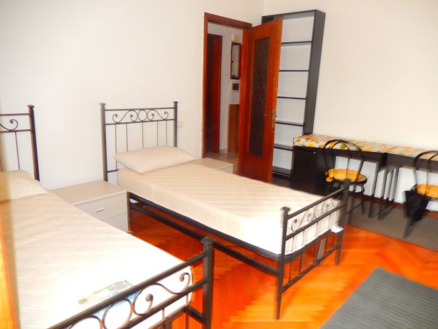 Due posti letto nella stessa camera doppia x ragazze zona città studi, MM2 Piola - Foto 3