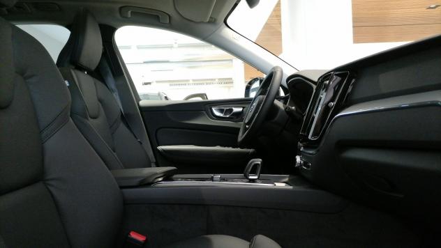 Volvo XC60 XC60 T6 Plug-in hybrid AWD automatico Plus Dark MY25 - Foto 4