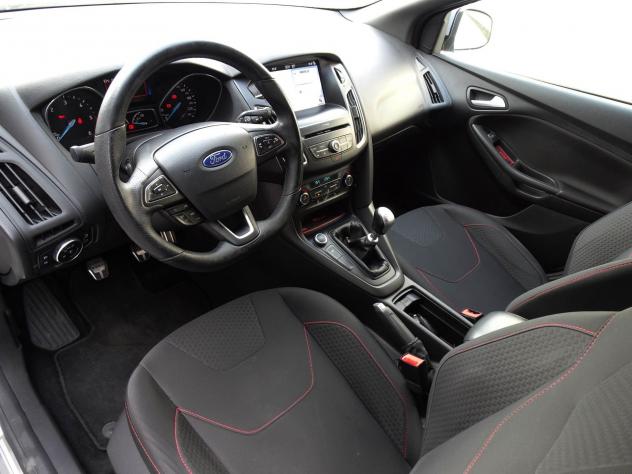 Ford Focus 3ª serie 1.5 TDCi 120 CV Start&Stop SW ST Line - Foto 6