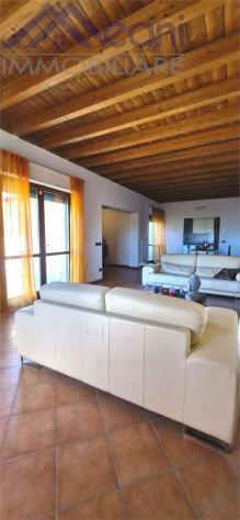 482 L - APPARTAMENTO IN VILLA CON TRAVI A VISTA, TERRAZZO, CANTINA E BOX - Foto 7