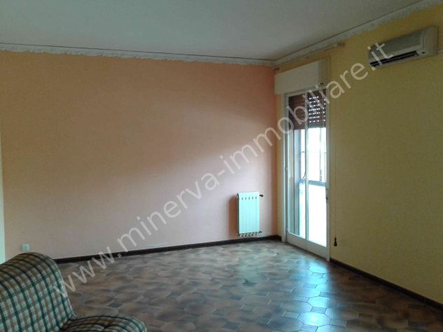 Appartamento cinque vani e garage zona campo - Lentini