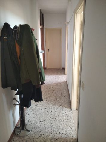 Affittasi a Ravenna a studente ampia stanza singola. - Foto 3