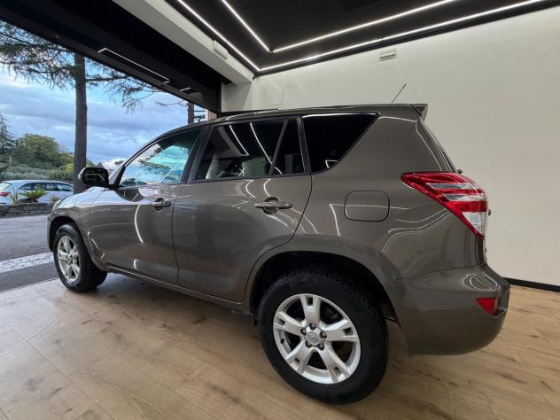 Toyota RAV 4 RAV4 Crossover 2.2 D-Cat 177 CV Executive - Foto 4