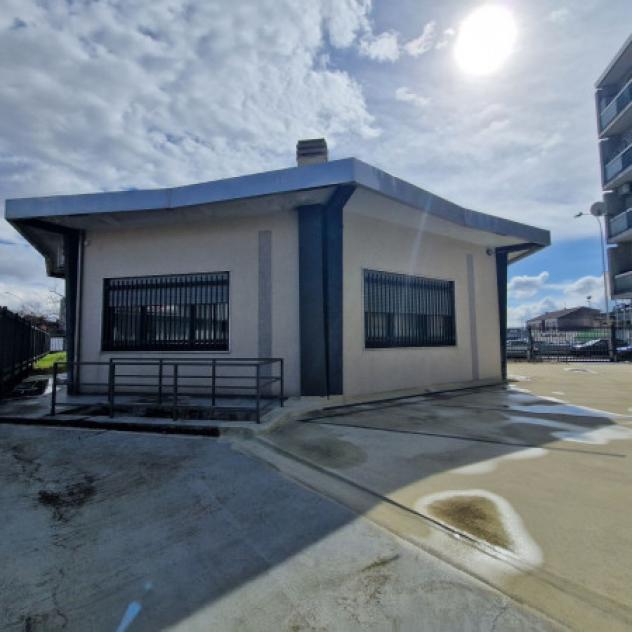 Immobile di 400 m² con più di 5 locali in vendita a Lainate - Foto 3