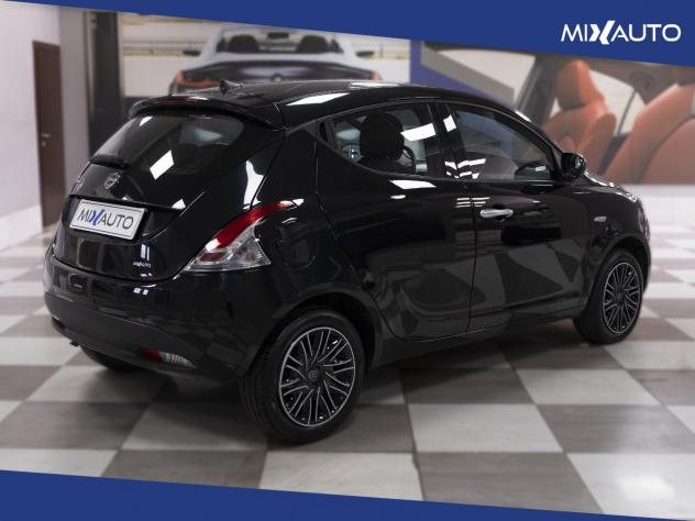 Lancia Ypsilon 1.0 Firefly Hybrid Silver 70CV 5 Porte - Foto 5