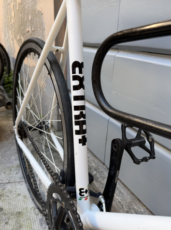 Vendo bici Fixed Extra+ Strada Ska – Taglia 52 (Bianco Opaco) - Foto 4