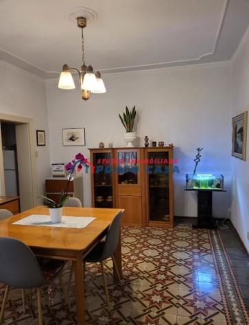 CENTRO STORICO – Via Osorio – Appartamento al 1°p. s/a – 170 mq ca. – 4 vani + acc. Buone condizioni, ottima posizione. Euro 140 mila CL F - Foto 4