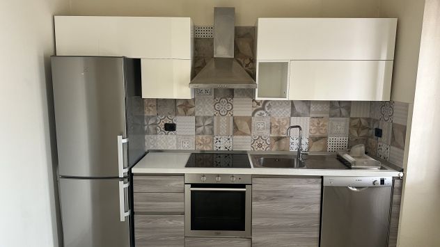 Cucina con elettrodomestici funzionanti