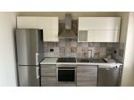 Cucina con elettrodomestici funzionanti