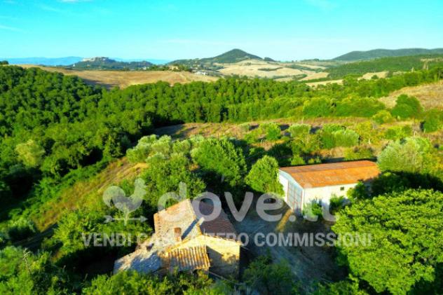 Rustico / Casale di 900 m² con più di 5 locali e box auto in vendita a Pienza - Foto 2