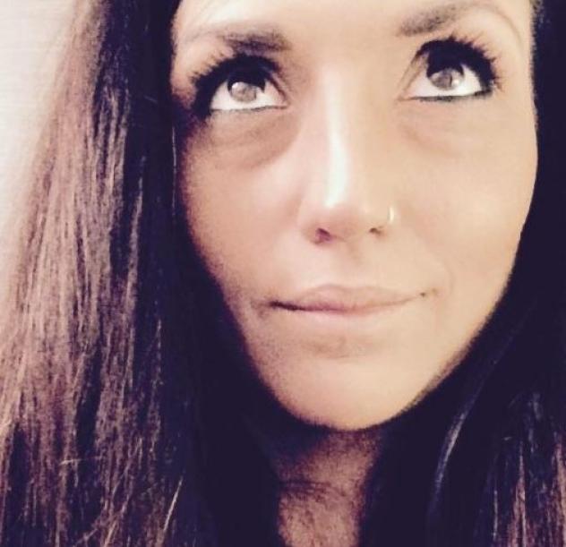 Donna di Pozzuoli. Fisico Magro Tel: