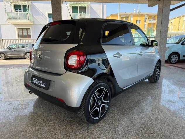 smart forfour 0.9 T 90CV Passion Twinamic , CAMBIO AUT - TETTO - Foto 4