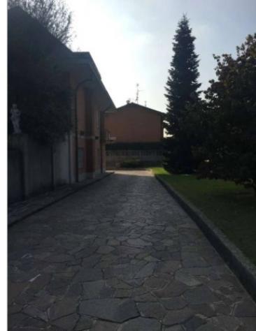 Immobile in asta di 153 m², box auto in vendita a Bregnano - Foto 2