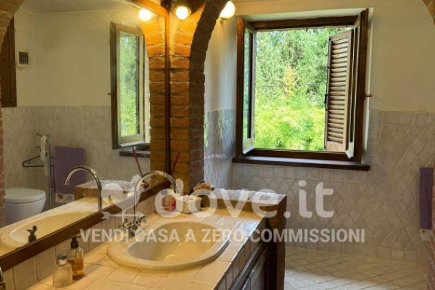 Rustico / Casale di 550 m² con più di 5 locali e box auto doppio in vendita a Cetona - Foto 17