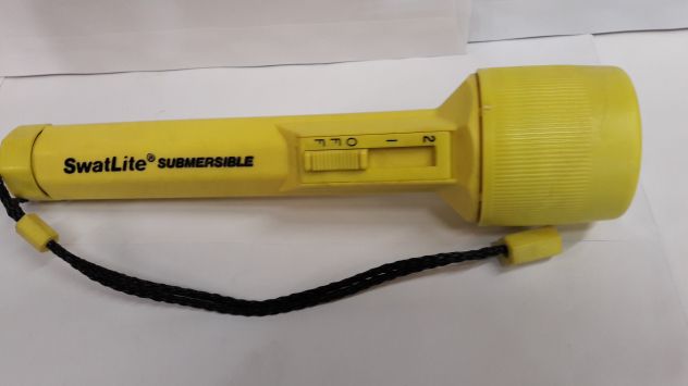 PELICAN TORCIA SUBACQUEA SWATLINE SUBMERSIBLE - Foto 2