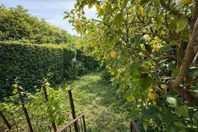 Villetta a schiera angolare in vendita a Calci 190 mq Rif: 1409061