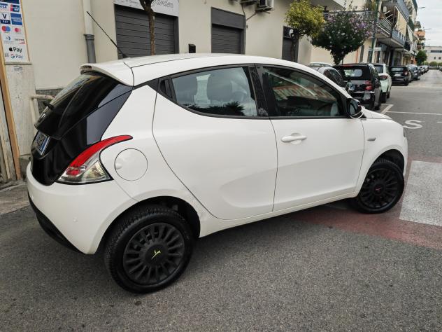 LANCIA YPSILON 0.9 ECOCHIC GOLD CV84 KW62 - Foto 5