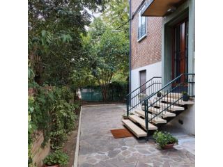 Ampia SINGOLA con BAGNO PERSONALE, piano terra, zona MURRI