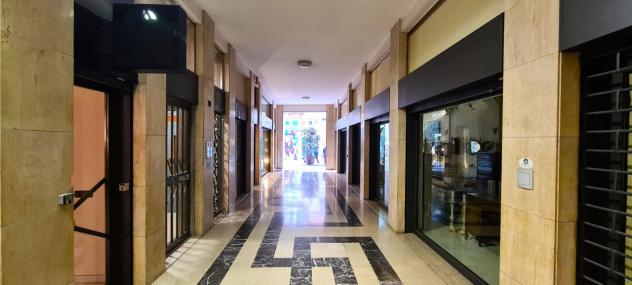 locale commerciale in vendita a Brescia in zona Centro Storico
