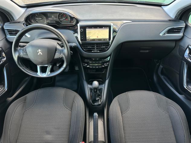 Peugeot 208 1.2 PureTech 82cv Active 2019 - Foto 6