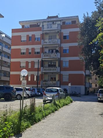 Vendesi garage 21 mq.