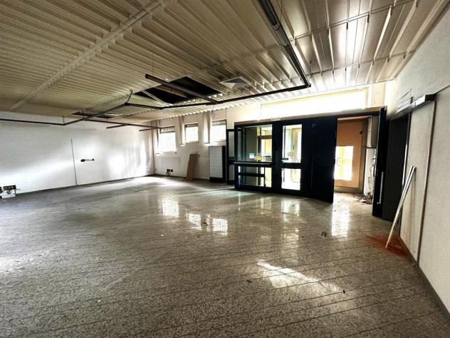 PALAZZINA INTERA UFFICI DA RISTRUTTURARE A OSNAGO - Foto 9