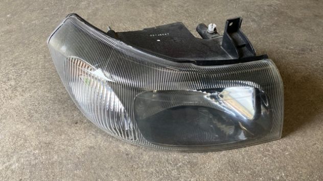 Faro anteriore DX Ford Transit del 2005