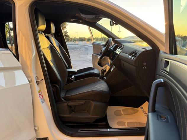 VOLKSWAGEN Tiguan 2.0 TDI 150 CV SCR DSG R-Line LUCI AMBIENTE rif. 23947271 - Foto 9