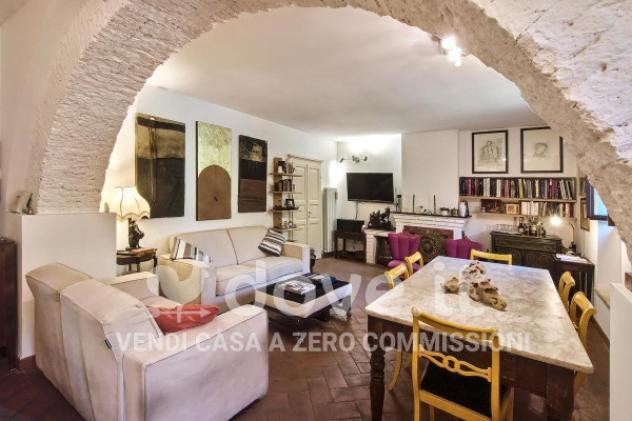 Rustico / Casale di 170 m² con più di 5 locali in vendita a Siena - Foto 2