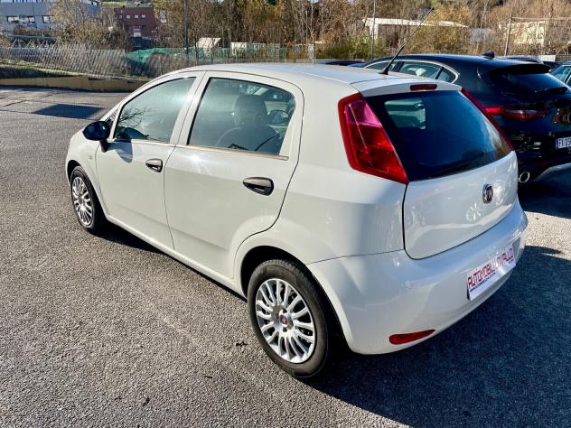 Fiat Punto 1.3 MJT 95 CV 5 p NAVI-2018 - Foto 4