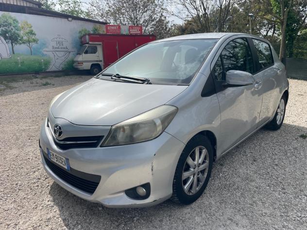Toyota Yaris 1.4 D-4D 5 porte Lounge - Foto 10