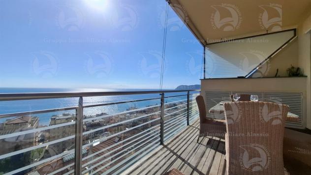 Alassio, appartamento vista mare con terrazzo vivibile, posto auto coperto e cantina - Foto 2