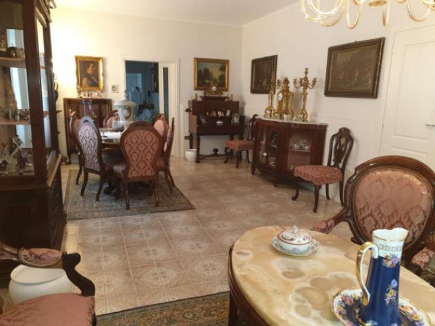 Villa di 200 m² con 5 locali e box auto doppio in vendita a Carpi - Foto 4