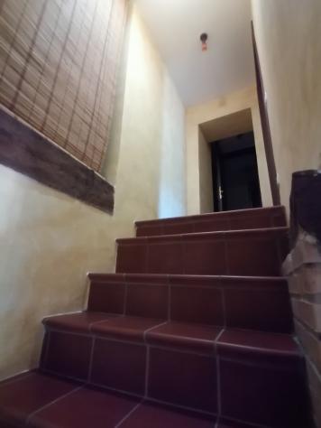 In una frazione del comune di Castell'Azzara, più precisamente a Selvena, dove sono presenti i servizi di prima necessità; , vendiamo appartamento su - Foto 19