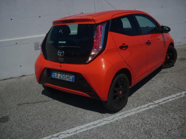 TOYOTA AYGO 1.0 VVT-i 69cv 5 Porte - x Clusiv - Foto 6