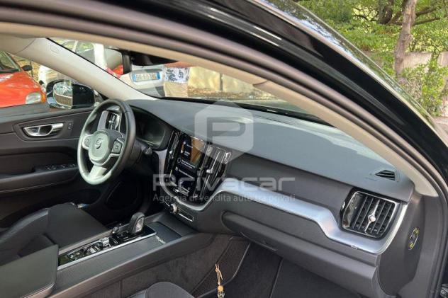 Volvo XC60 XC60 B4 (d) AWD Geartronic Momentum Pro - Foto 9