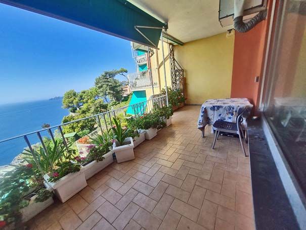 Ampia vista mare, appartamento con terrazzi vivibili, posto auto, accesso mare - Foto 2