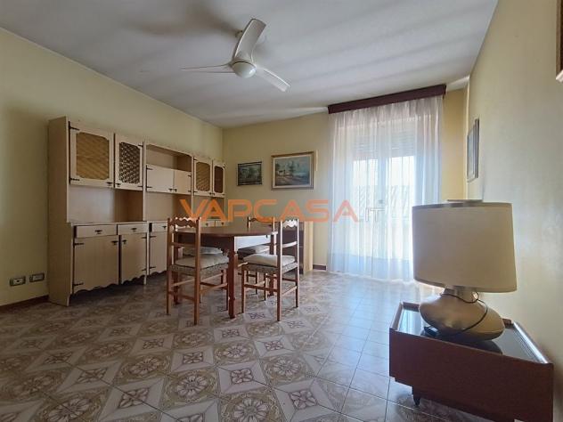 BILOCALE CON BALCONE E SOTTOTETTO - OTTIMO INVESTIMENTO O PRIMA CASA - Foto 2
