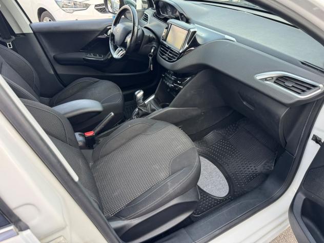 Peugeot 208 Allure BlueHDi 75cv - Foto 9