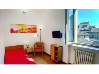 CAMERE IN CENTRO FIDENZA. LUMINOSISSIME E BOLLETTE DIVISE IN 4