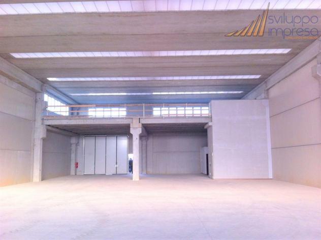 CAPANNONE DI RECENTE COSTRUZIONE IN VENDITA A CAMBIAGO - Foto 3