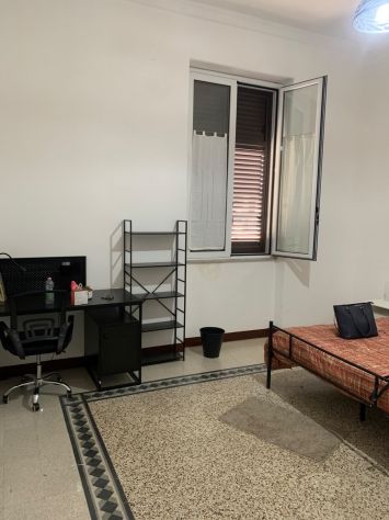 Affittasi a studentessa, camera ampia e luminosa - Foto 2