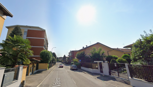 TRILOCALE CON BALCONE E CANTINA-ARESE - Foto 4
